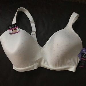 Beauty by Bali Women's Wirefree Foam Bra B540-40DD NWT. NEW.